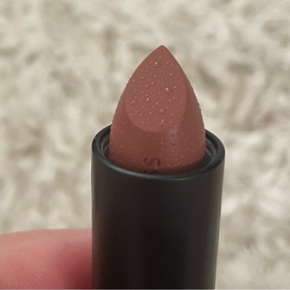 Lawless Lipstick 90s shade - Picture 5 of 5